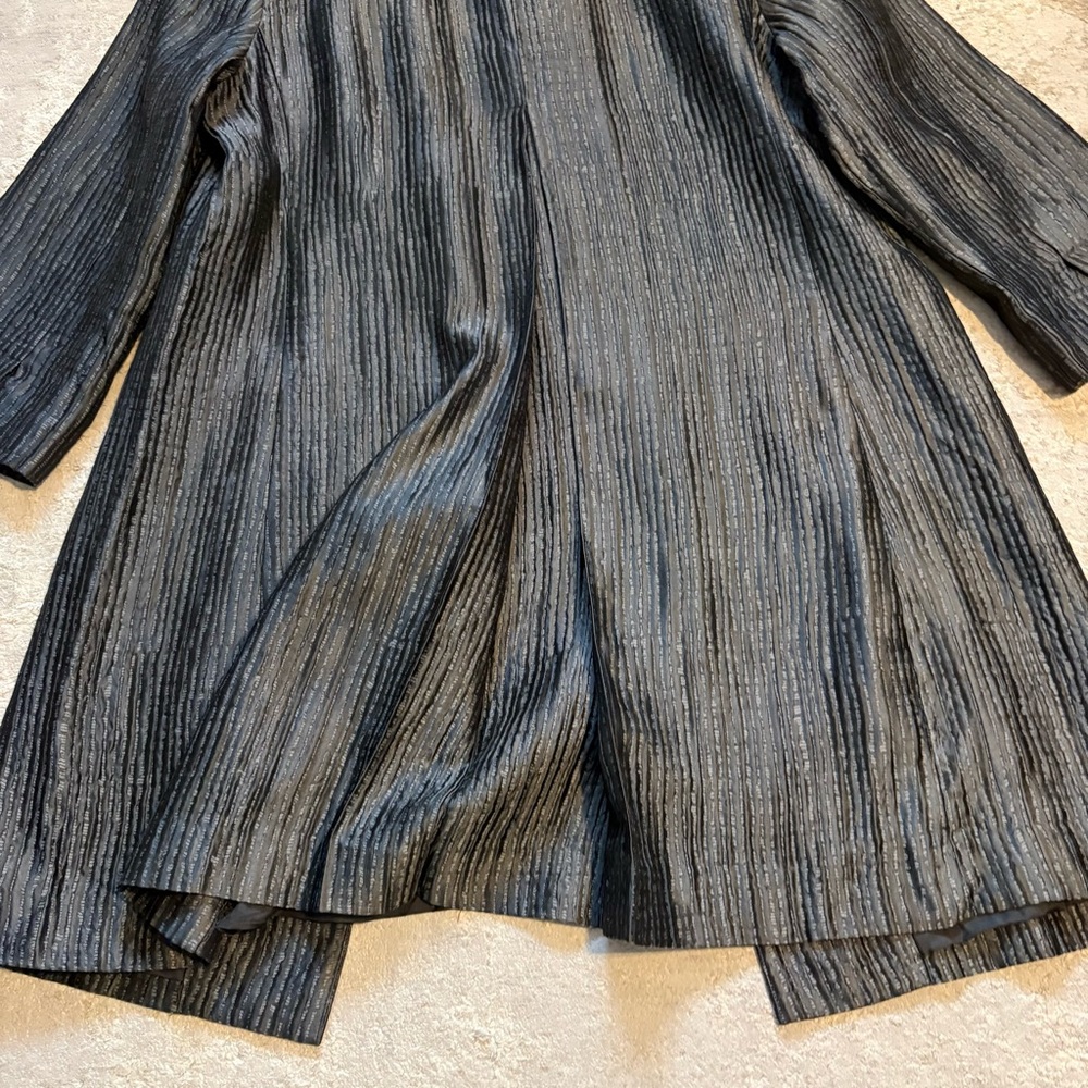 Eileen Fisher Metallic Grey Textured Silk Open Front 3/4 Jacket Size MEDIUM - Picture 14 of 16